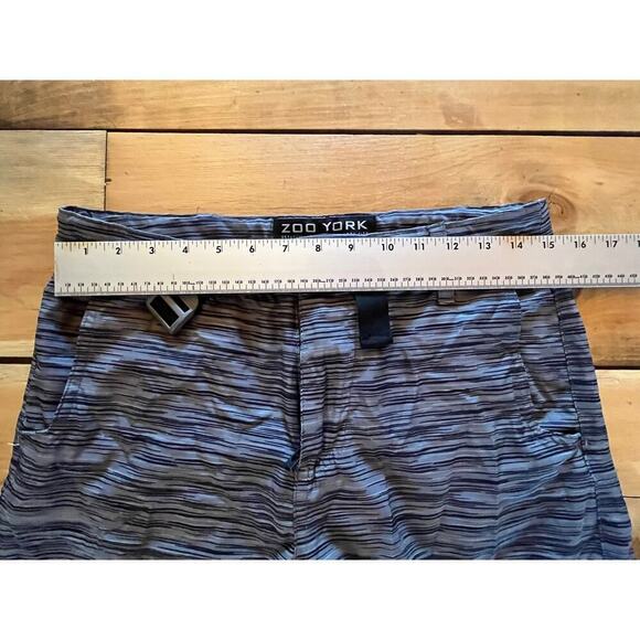 Zoo York Men's Striped performance chino style shorts. Buckle. Pockets Size 30 - Picture 7 of 9